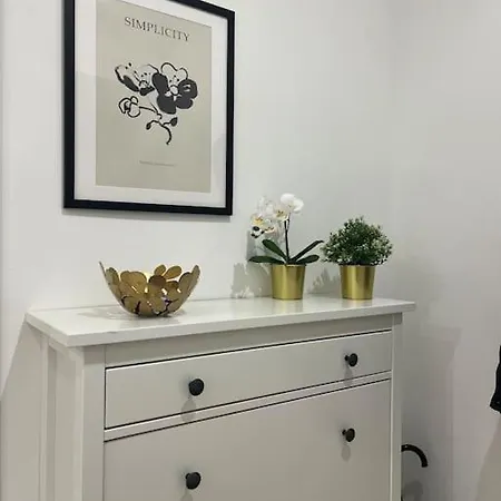 아파트 Heaven Luxury - 4 Bedroom 3 Bth, 13 Pr, Dowtown *