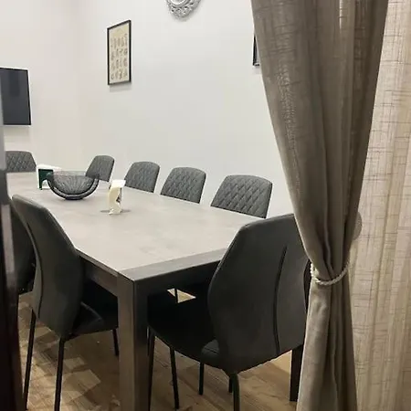 Heaven Luxury - 4 Bedroom 3 Bth, 13 Pr, Dowtown 아파트 로마